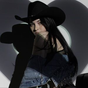 Meet your Posher, Rhianne